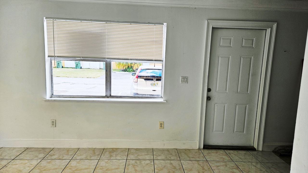 177 Ne 12th Ave #177 - Photo 3 of 31