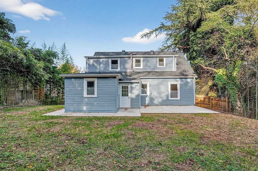 326 Westhampton Ave #NA - Photo 4 of 25