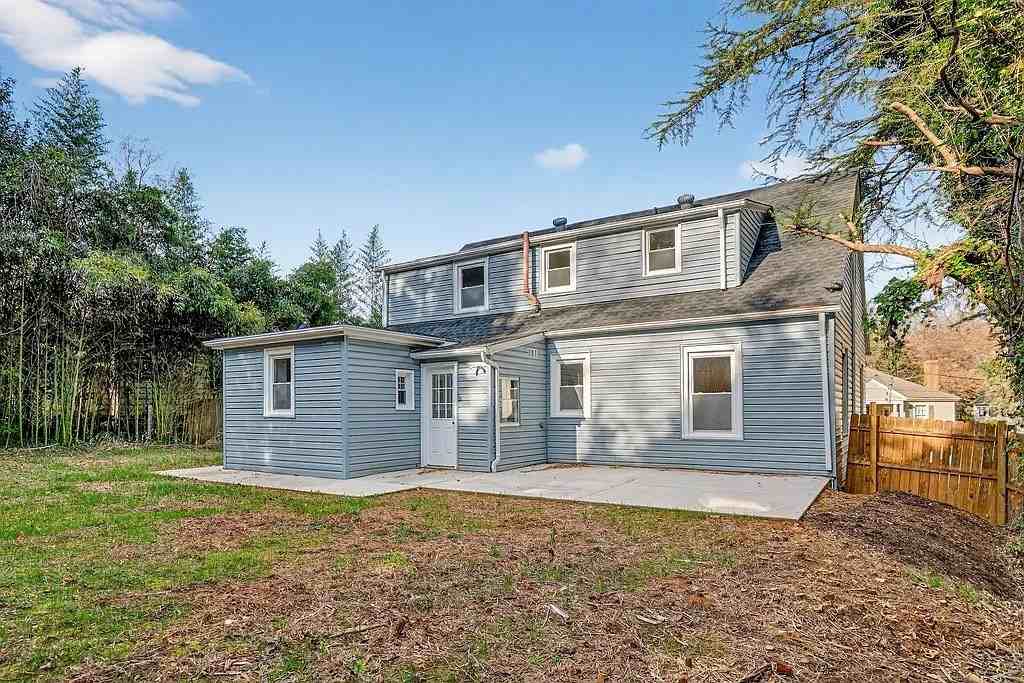 326 Westhampton Ave #NA - Photo 5 of 25