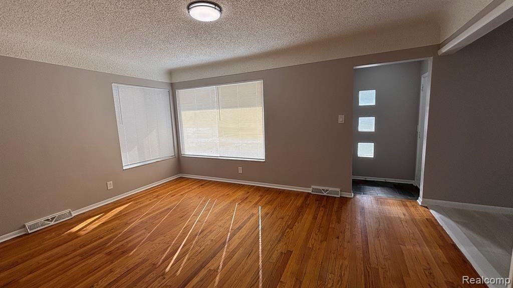 28758 Leona Street - Photo 2 of 16