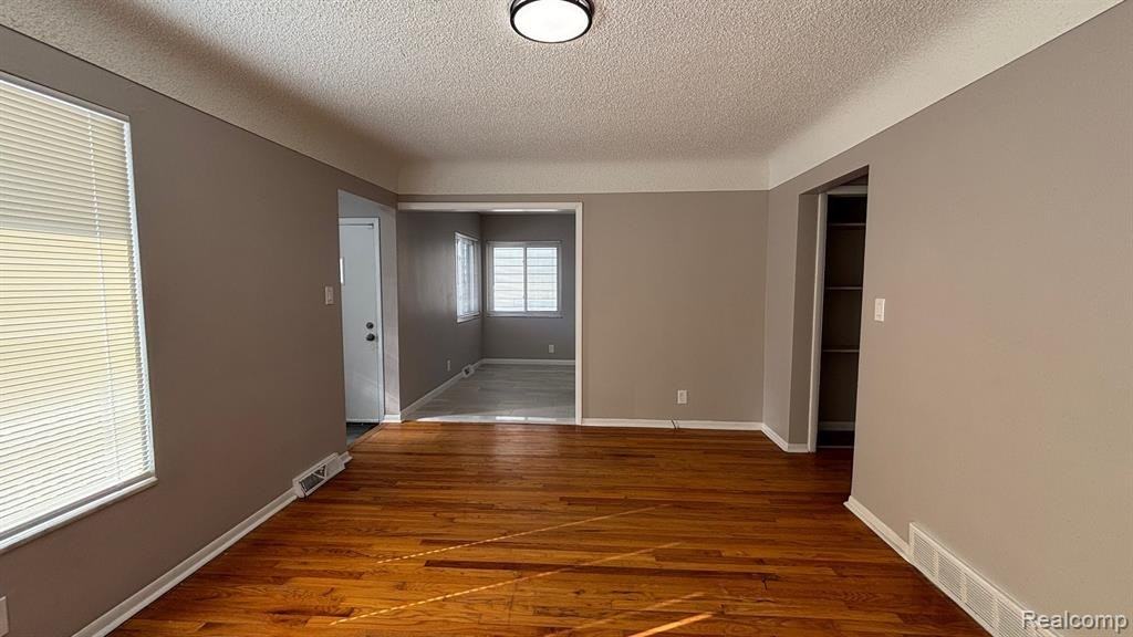 28758 Leona Street - Photo 3 of 16