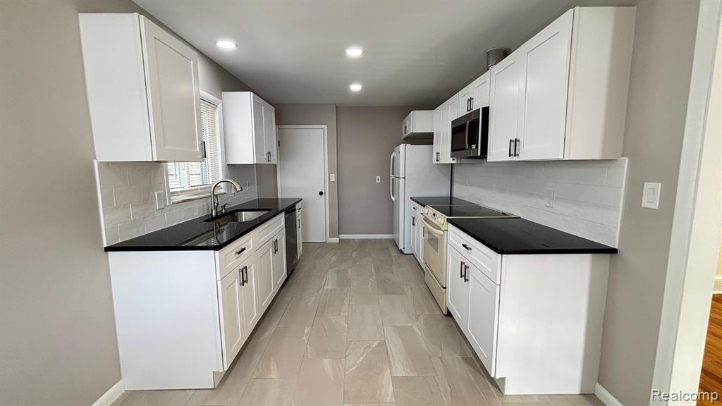 28758 Leona Street - Photo 5 of 16