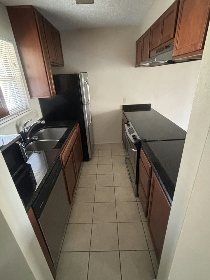 1 Coolwood Drive, Unit 16 - Photo 3 of 13