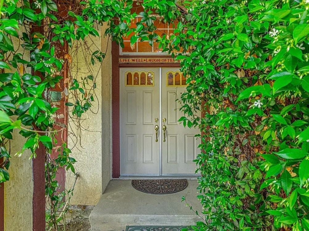 4048 Belleshire Way - Photo 4 of 14