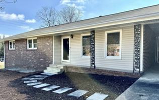 featured image of 3052 Robinson Rd Ne