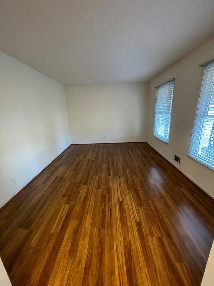 3052 Robinson Rd, Unit N/A - Photo 5 of 19