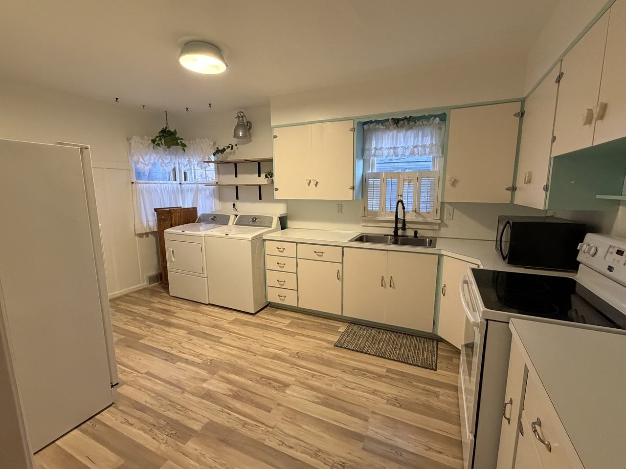 181 W Custer Ave #NA - Photo 4 of 27