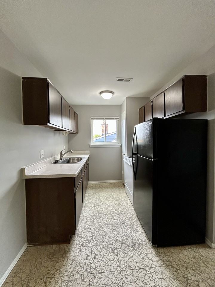 1778 Oak Apartments - Photo 5 of 10