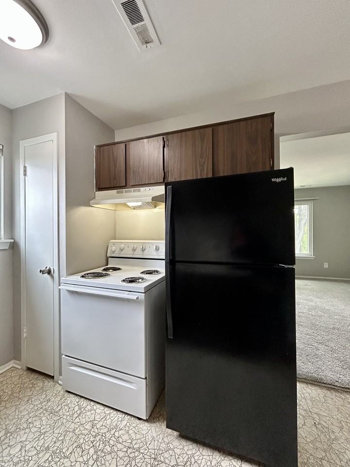 1778 Oak Apartments - Photo 6 of 10