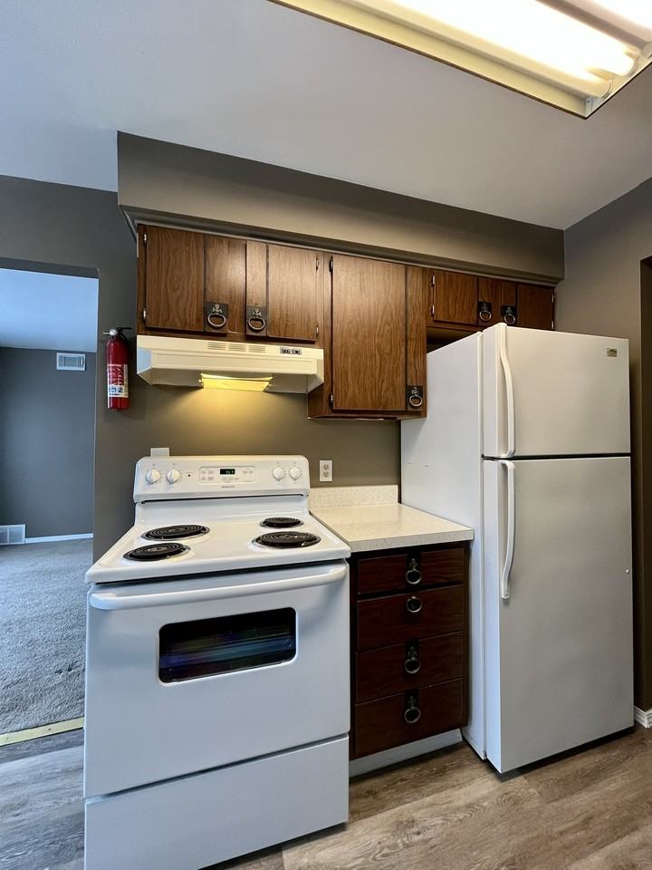 939 James St- SRM - Photo 3 of 22