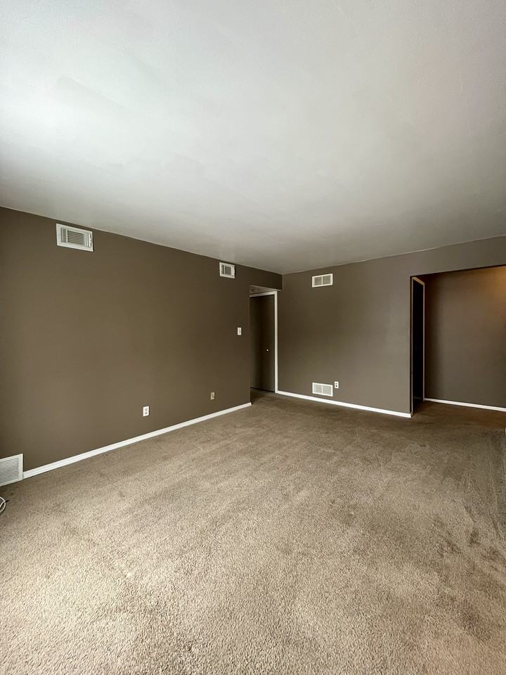 939 James St- SRM - Photo 5 of 22