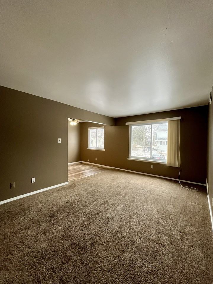 939 James St- SRM - Photo 6 of 22