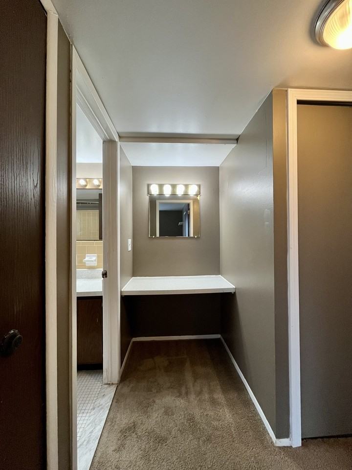 939 James St- SRM - Photo 7 of 22