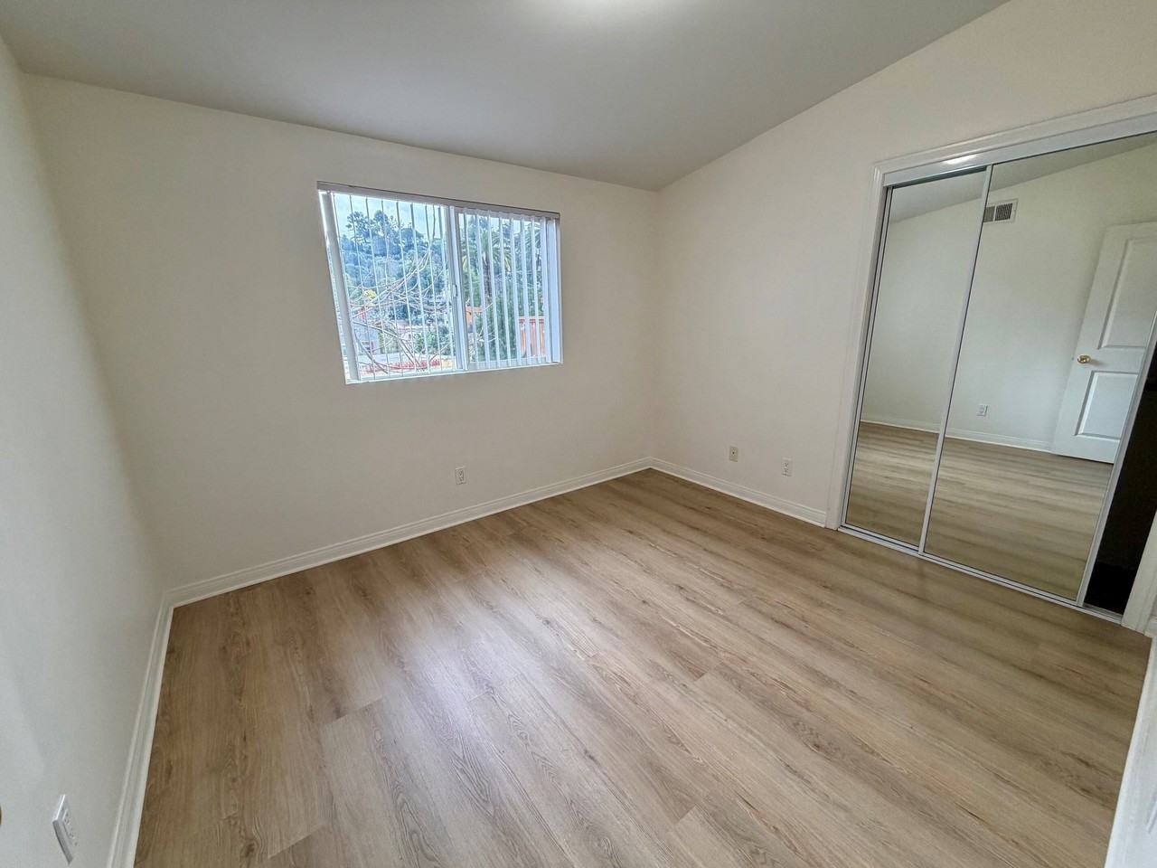 90-92 MONTEREY ROAD (672) - Photo 5 of 7