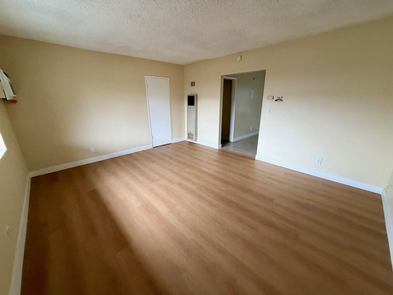 1424 SOUTH 2ND STREET (693) - Photo 2 of 7