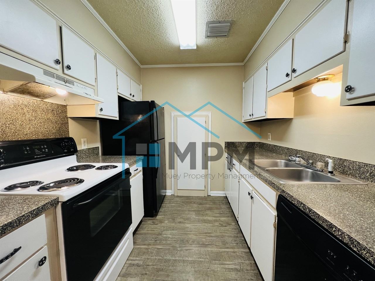 109 Hudson Terrace - Photo 3 of 11