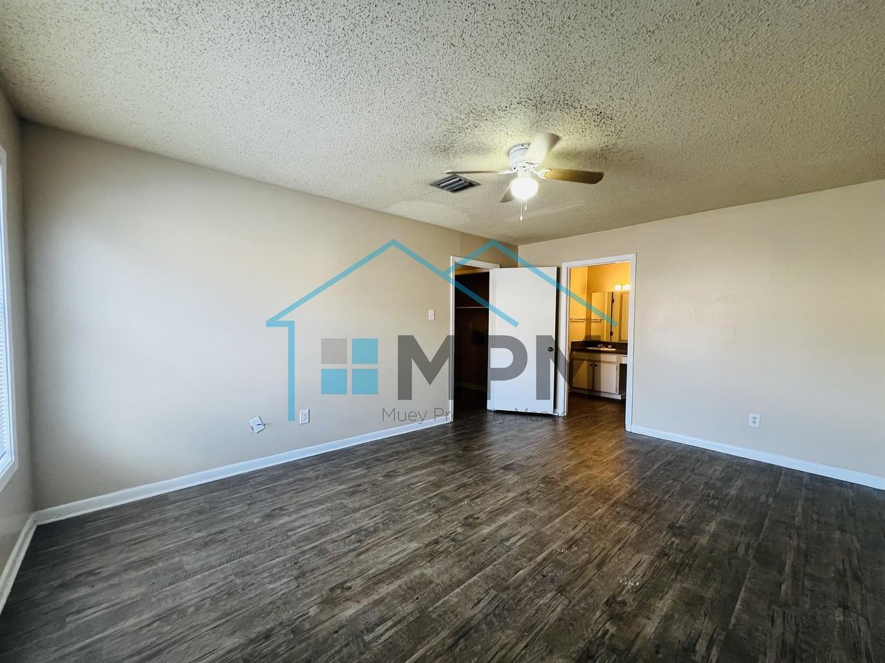 109 Hudson Terrace - Photo 5 of 11