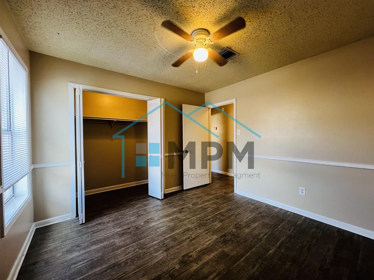 109 Hudson Terrace - Photo 6 of 11