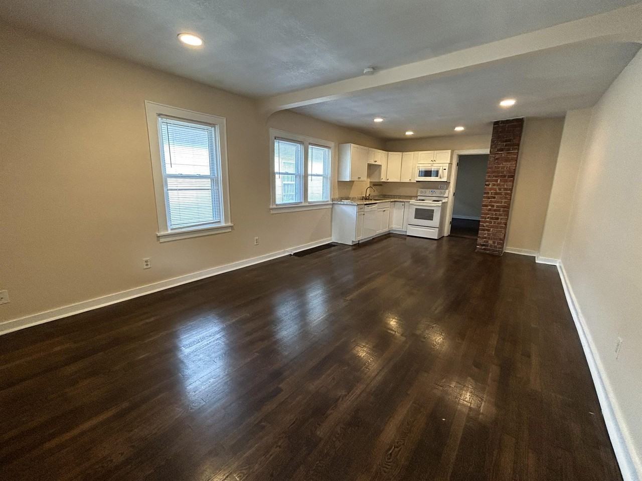 833 East 21st Avenue - Photo 3 of 16