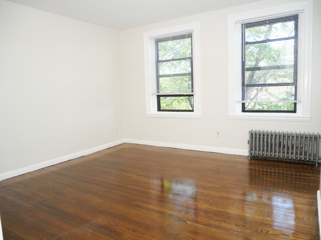 45 Carlton Street - Photo 5 of 7