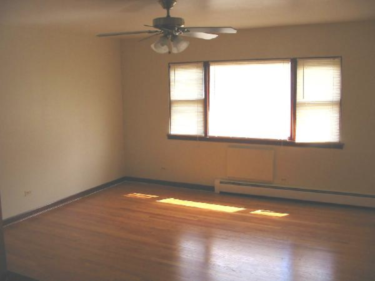 8045-49 S. King Dr - Photo 2 of 7