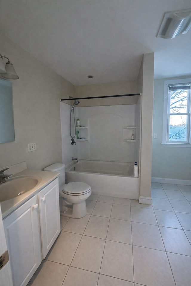 414 Ferry/ 168 Glen - Photo 4 of 7