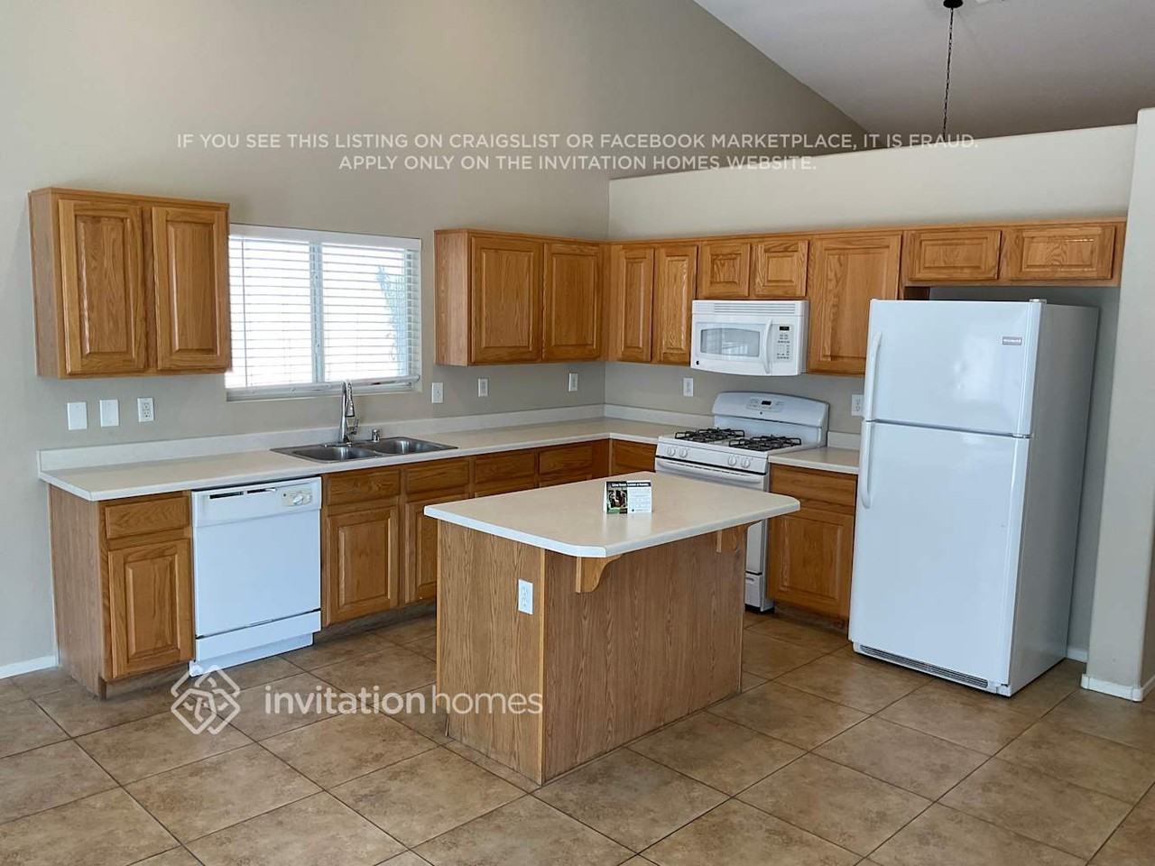 5055 Big Island Ct - Photo 4 of 18