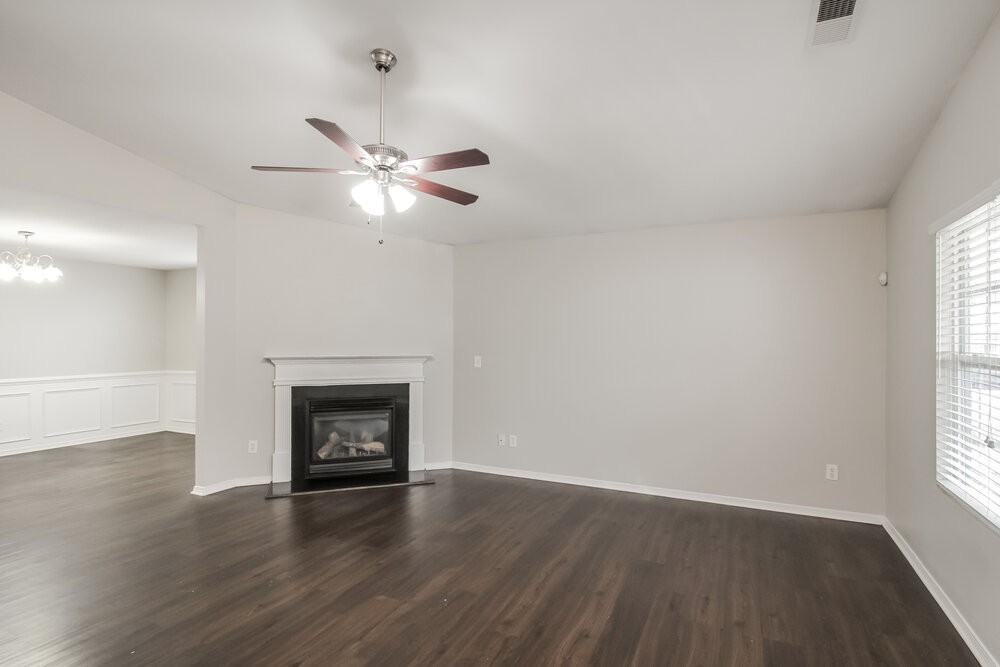 8145 Rosberg Ln - Photo 4 of 16