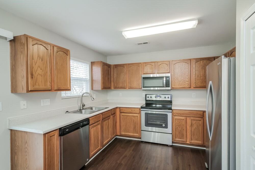 8145 Rosberg Ln - Photo 7 of 16