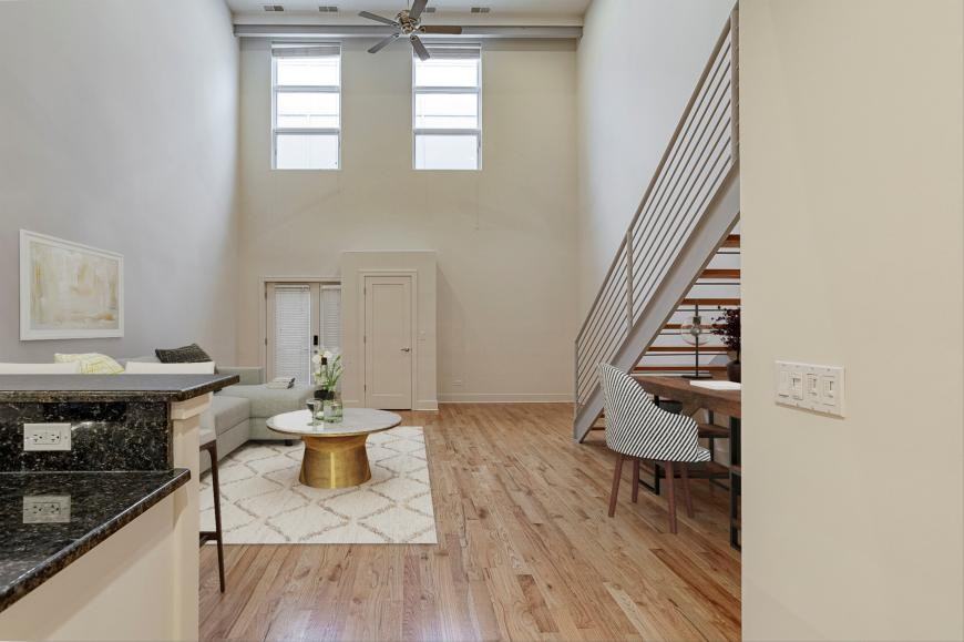 2100 Greenwood St - Photo 2 of 10