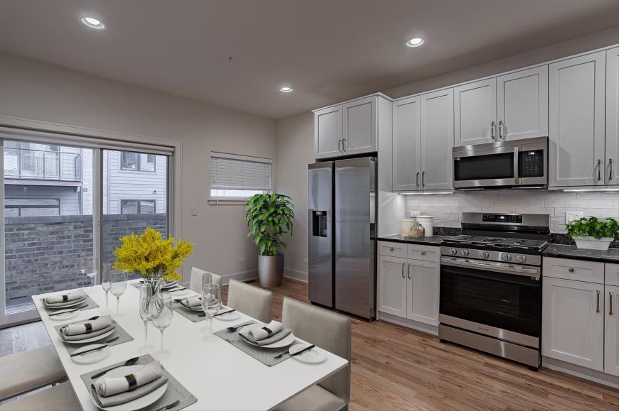 2100 Greenwood St - Photo 3 of 10