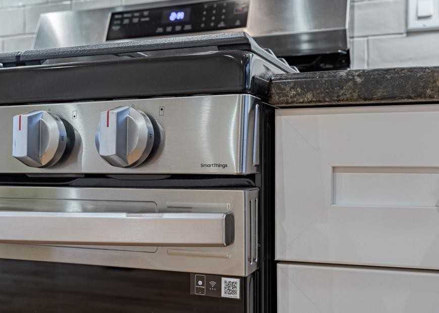 2100 Greenwood St - Photo 5 of 10