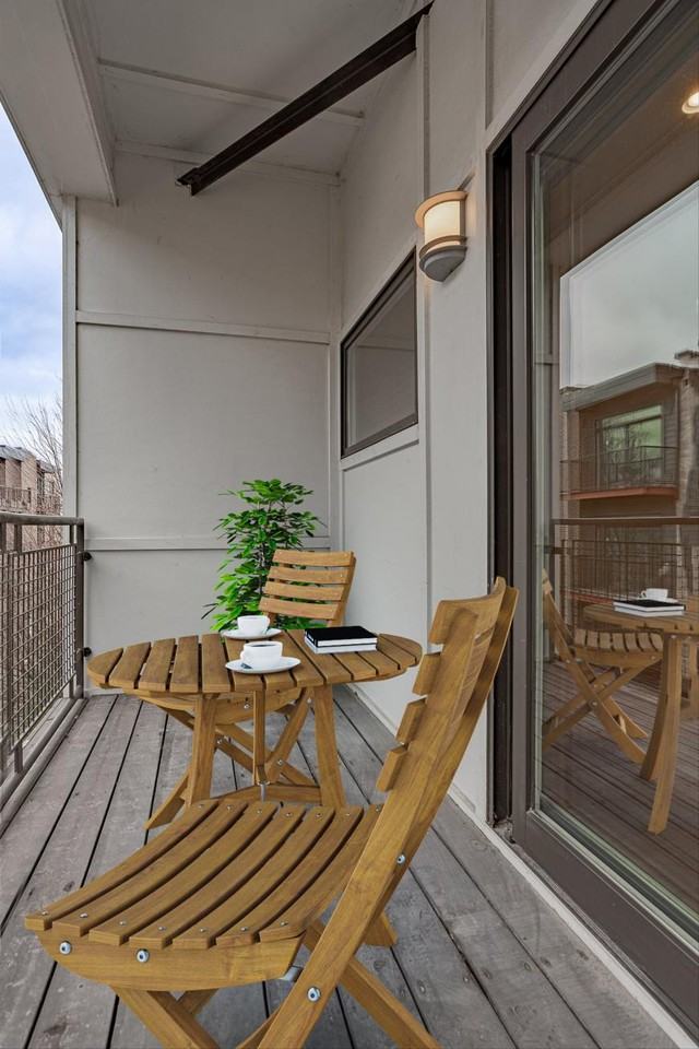 2100 Greenwood St - Photo 7 of 10