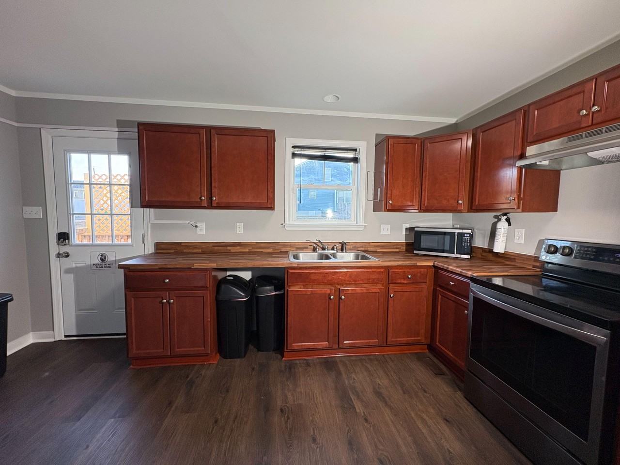 E 16th St - Photo 2 of 27