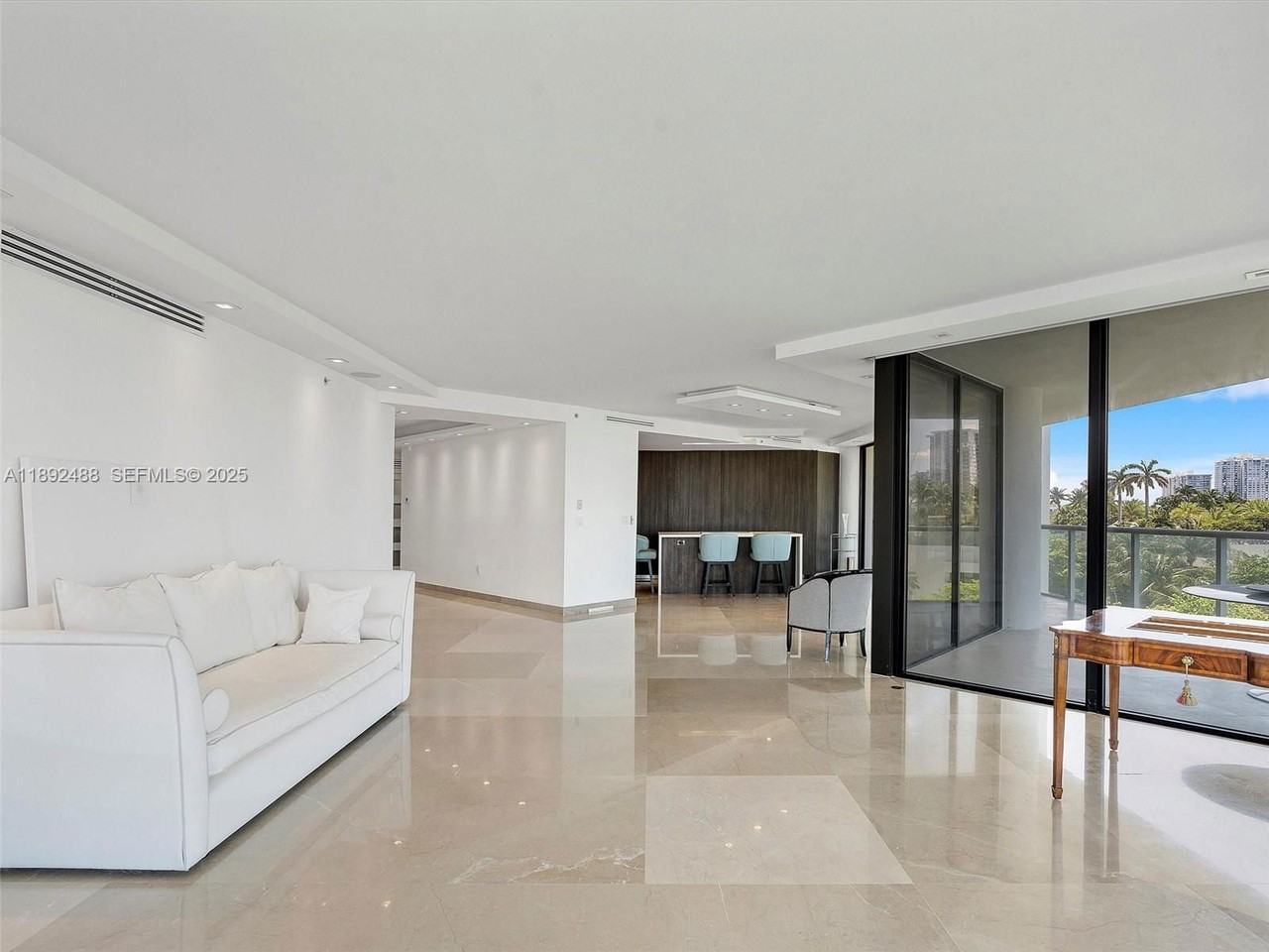 4000 Island Blvd #606 - Photo 6 of 8