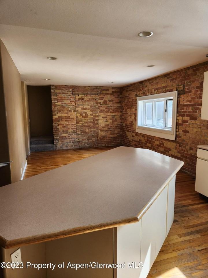 720 Cooper Ave - Photo 5 of 15