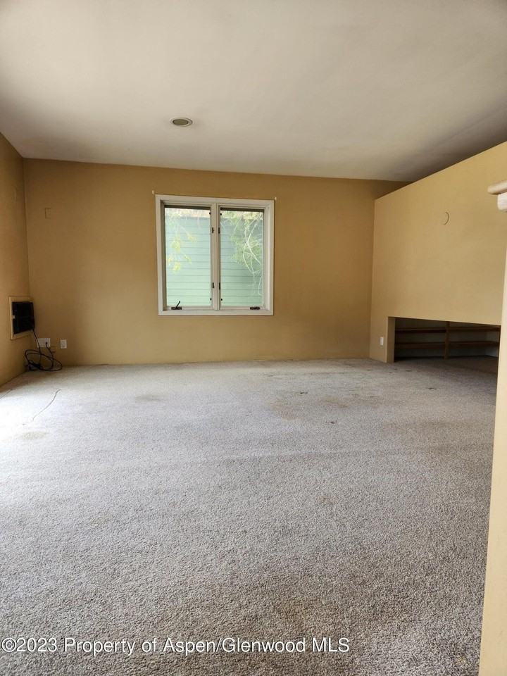 720 Cooper Ave - Photo 7 of 15