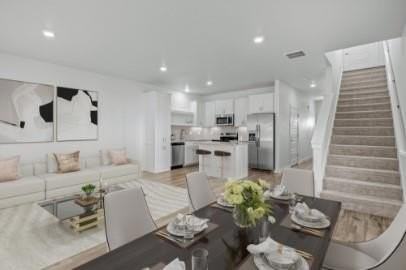 547 W Pickens Rd - Photo 4 of 18