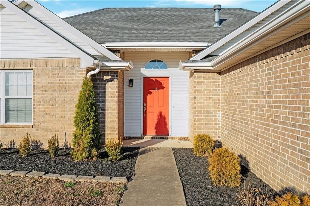 808 Emerald St - Photo 4 of 27