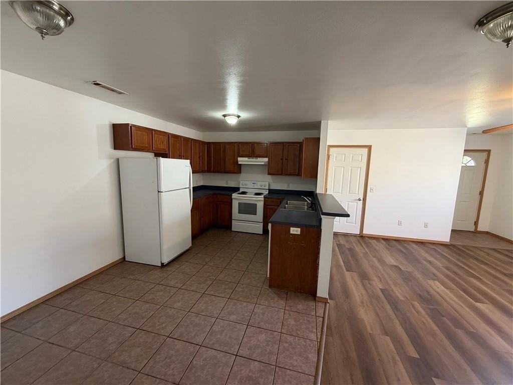 1953 S 18th St - Photo 4 of 7