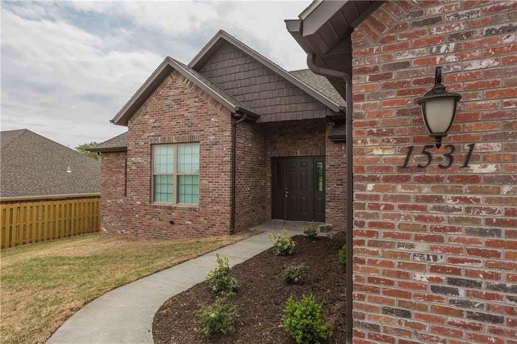 1531 Abbey Ln - Photo 5 of 21