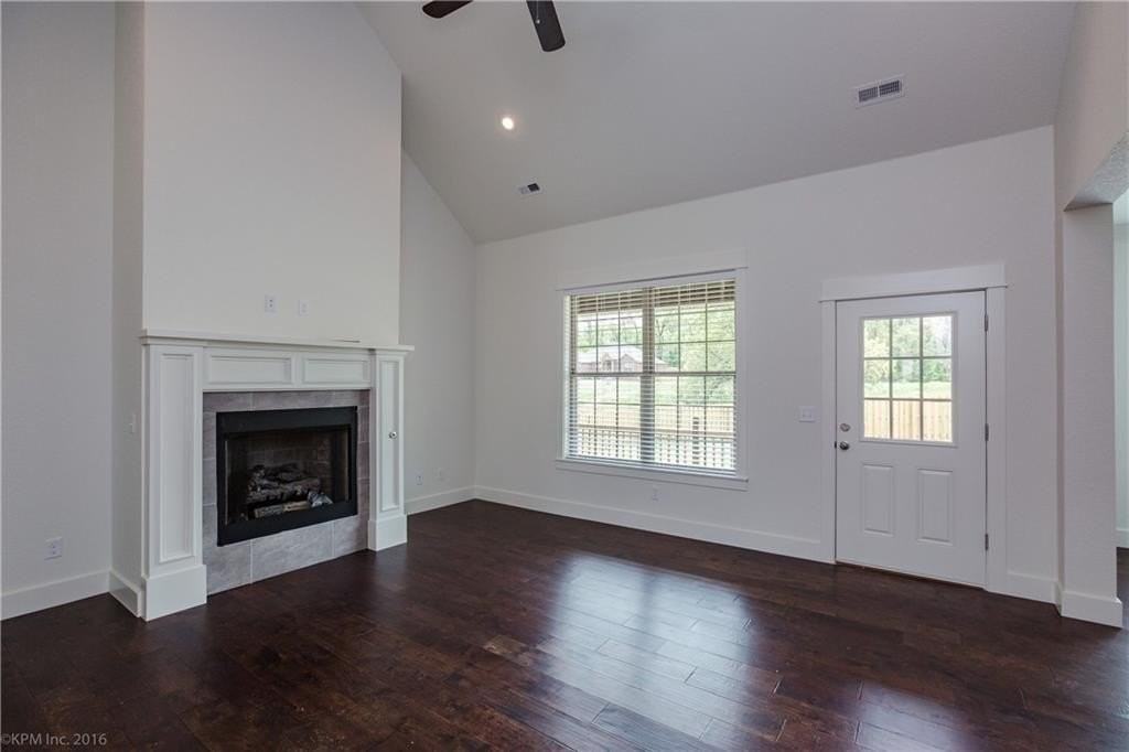 1531 Abbey Ln - Photo 6 of 21