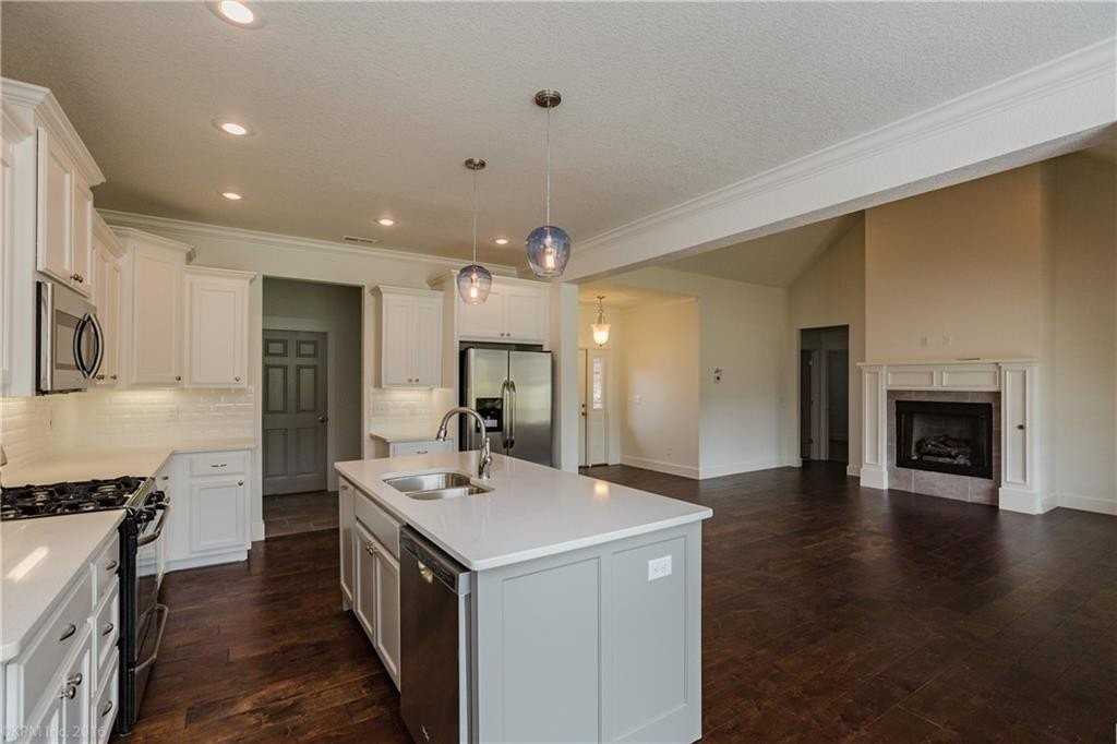 1531 Abbey Ln - Photo 7 of 21