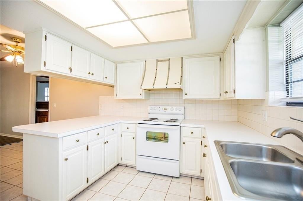 2604 W Dogwood St - Photo 3 of 20