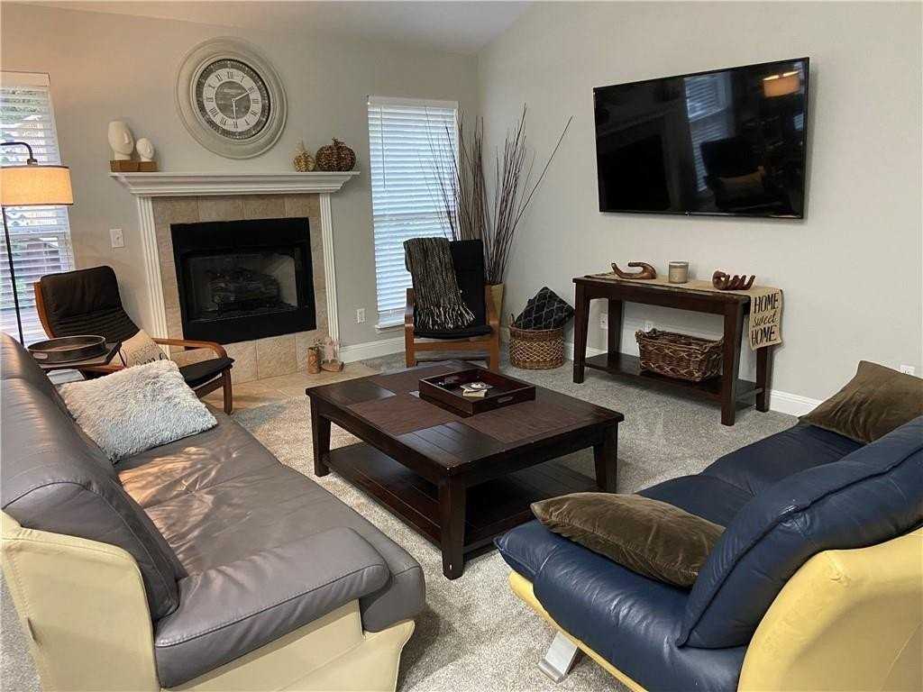 15 Rillington Dr - Photo 6 of 50