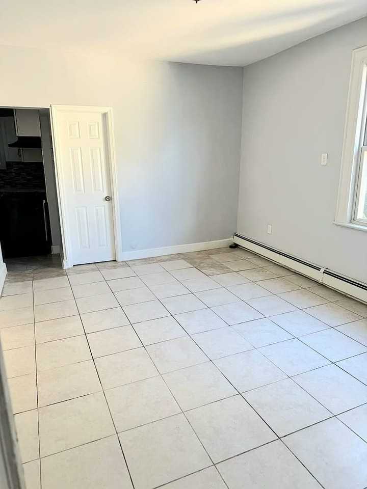 269 Goldsmith Ave #3 - Photo 3 of 8