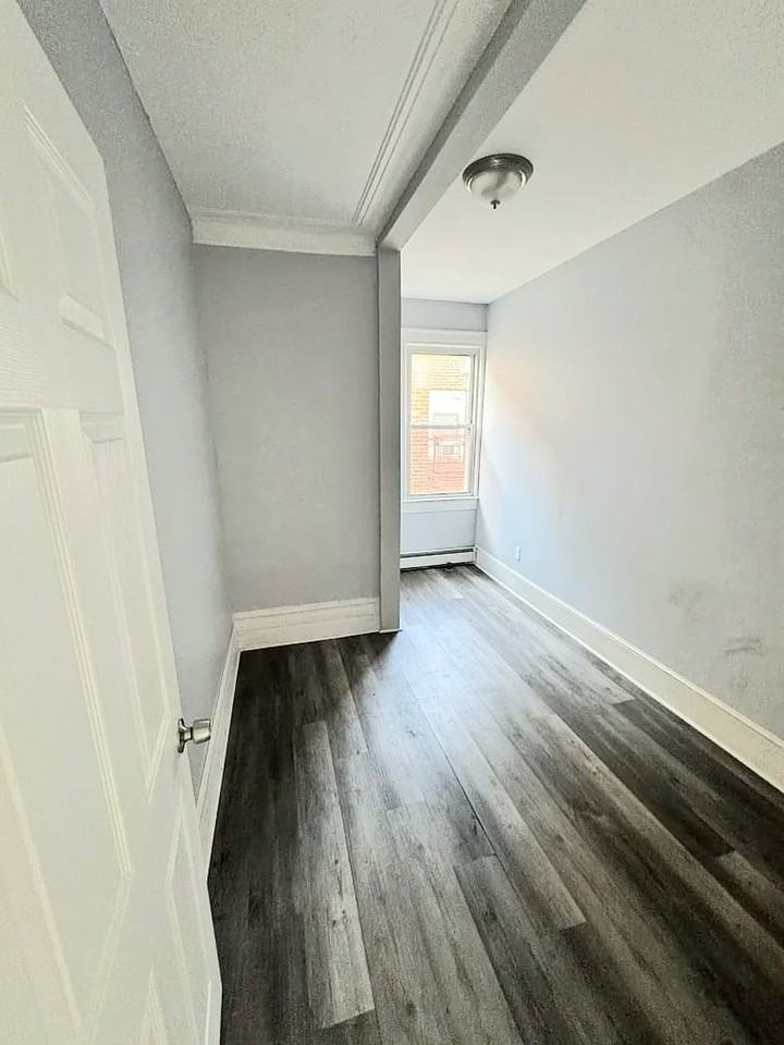 269 Goldsmith Ave #3 - Photo 7 of 8