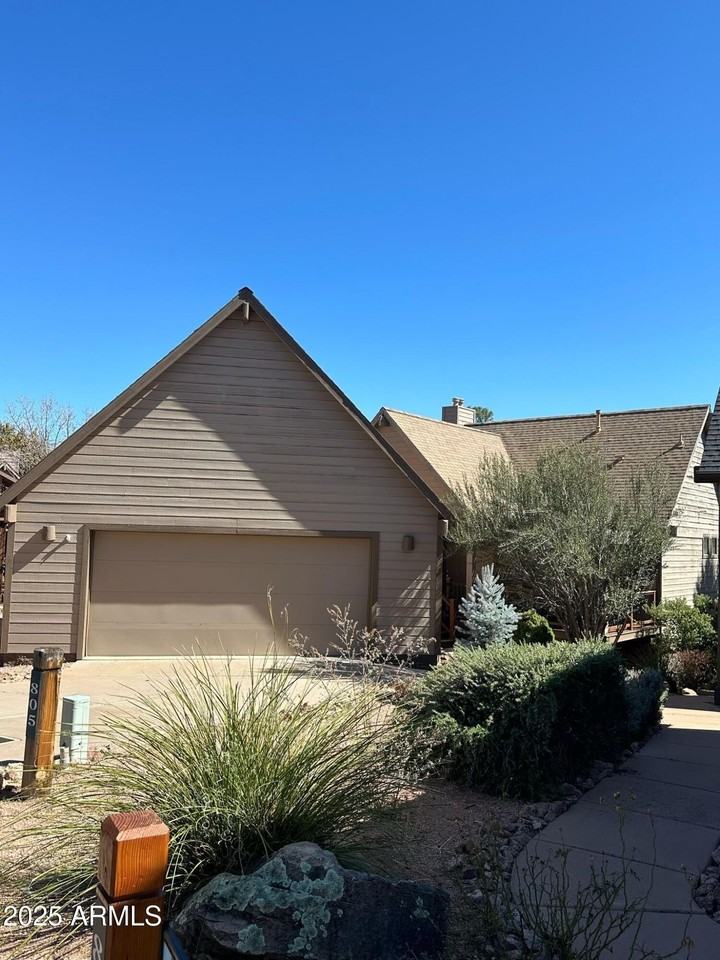 805 N Grapevine Cir
