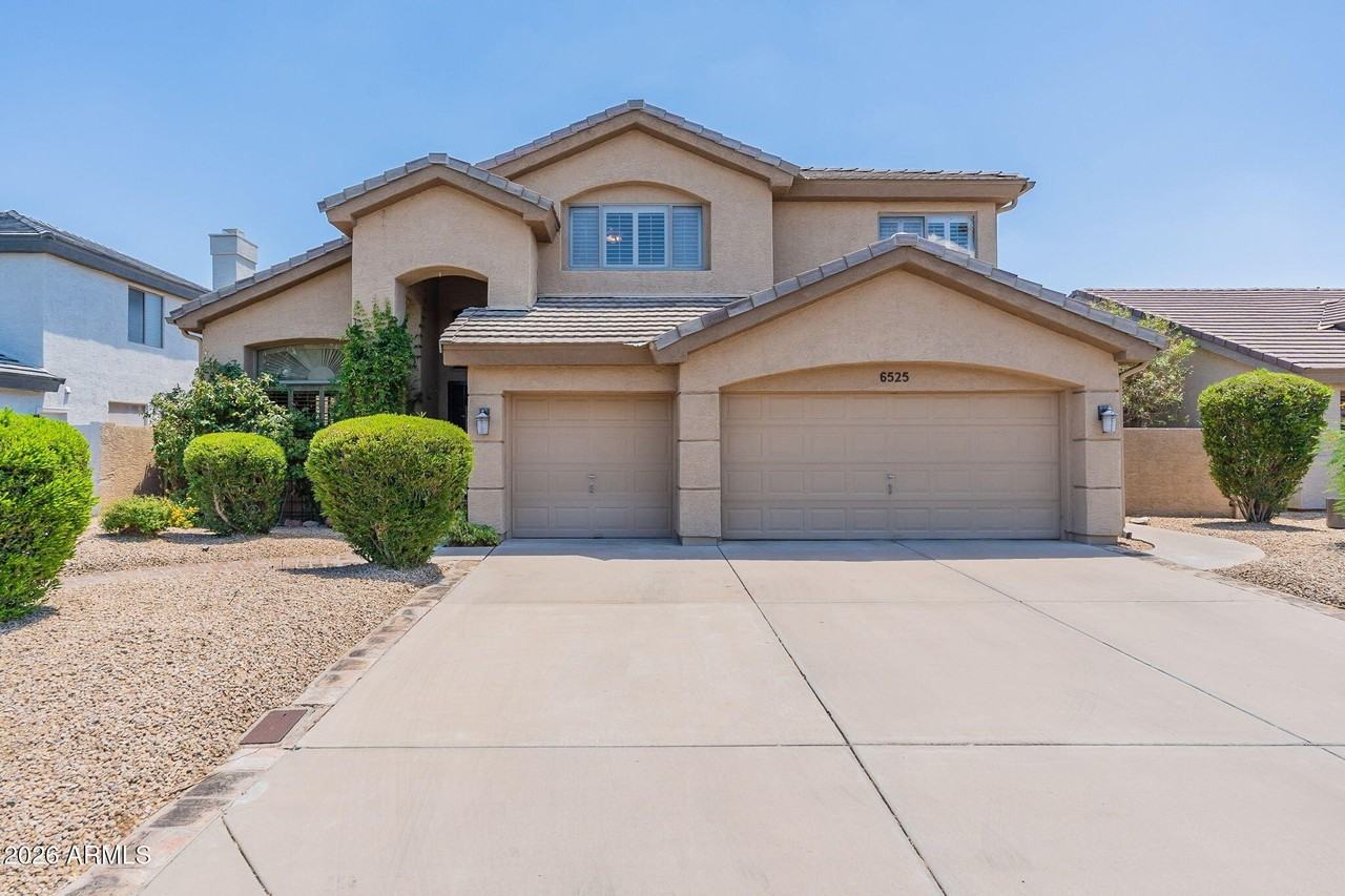 6525 E Paradise Ln - Photo 2 of 50