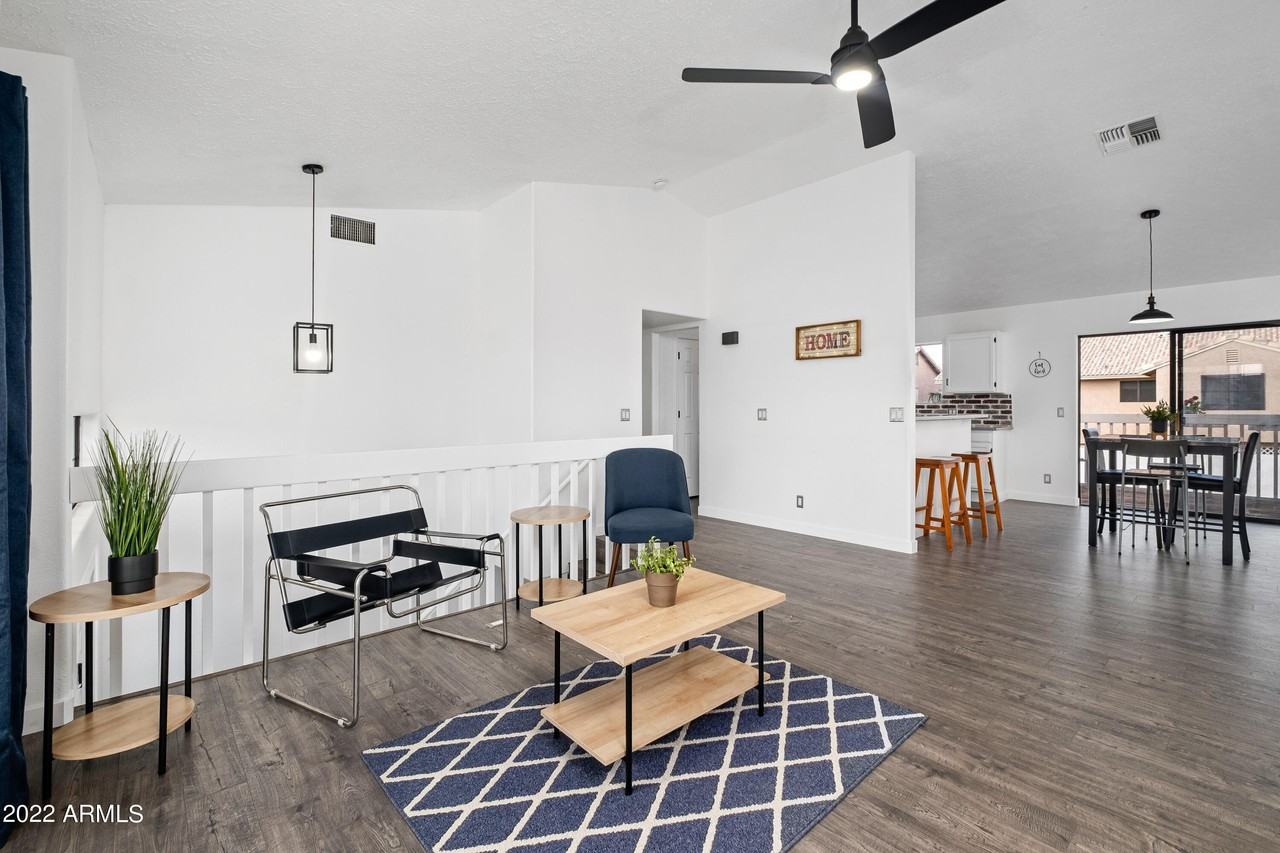 2846 E Redwood Ln - Photo 6 of 36